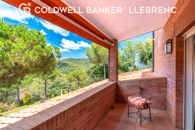 Foto b660afdd-b109-43ef-a527-e9eb4a836a49. Casa con camino riscaldamento parcheggio piscina in Barcelona