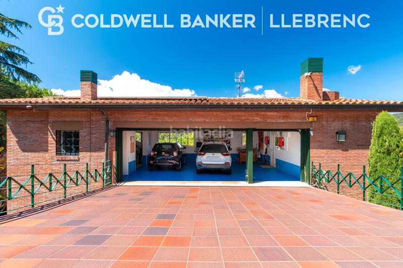 Foto bf9cb680-759c-47f3-bb61-afc211a8cf7c. Casa con camino riscaldamento parcheggio piscina in Barcelona