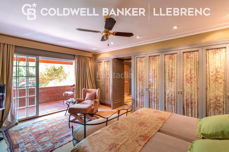 Foto cc14feb9-3ff7-4a56-a3ba-d8f1c92371f3. Casa con camino riscaldamento parcheggio piscina in Barcelona