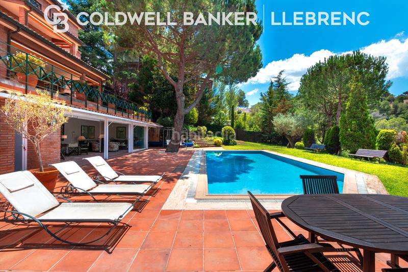 Foto d815ec30-add8-484f-81a6-a8456d20bb1b. Casa con camino riscaldamento parcheggio piscina in Barcelona