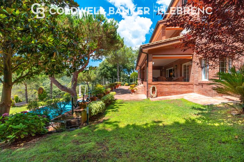 Foto e3a6149d-d10b-4804-b06a-5a74ee946391. Casa con camino riscaldamento parcheggio piscina in Barcelona