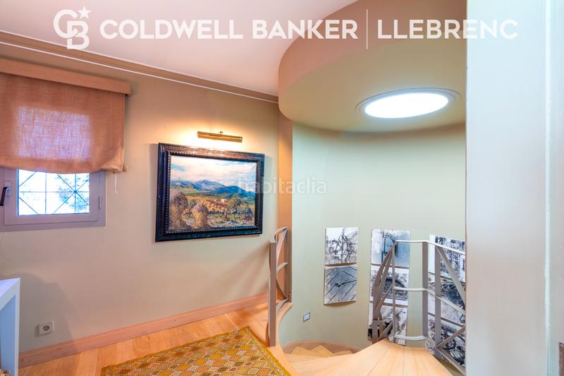 Foto faea51c1-9671-4414-ba6a-99fd54ec10e5. Casa con camino riscaldamento parcheggio piscina in Barcelona