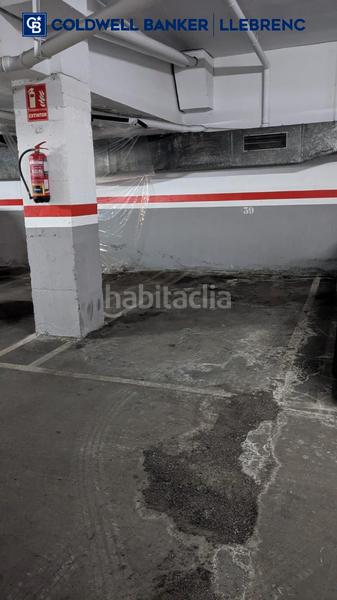 Foto 737f531a-2747-49d4-85c9-8718ec3df747. Parking voiture dans Tres Torres Barcelona