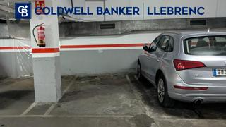 Autoparkplatz  Carrer de carrencà. Plaza de aparcamiento para coche pequeño