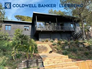 Xalet a Vallvidrera - Tibidabo - Les Planes. Preciosa casa de madera con piscina y vistas parciales a barcelo