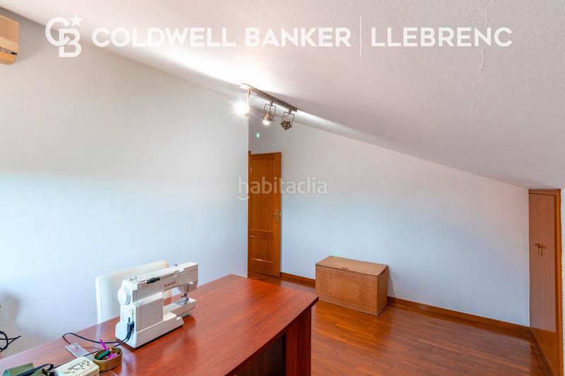 Foto 3f6d4ea8-4cc0-45d2-992d-34e786d60878. Casa amb xemeneia calefacció aparcament piscina a Sant Cugat del Vallès