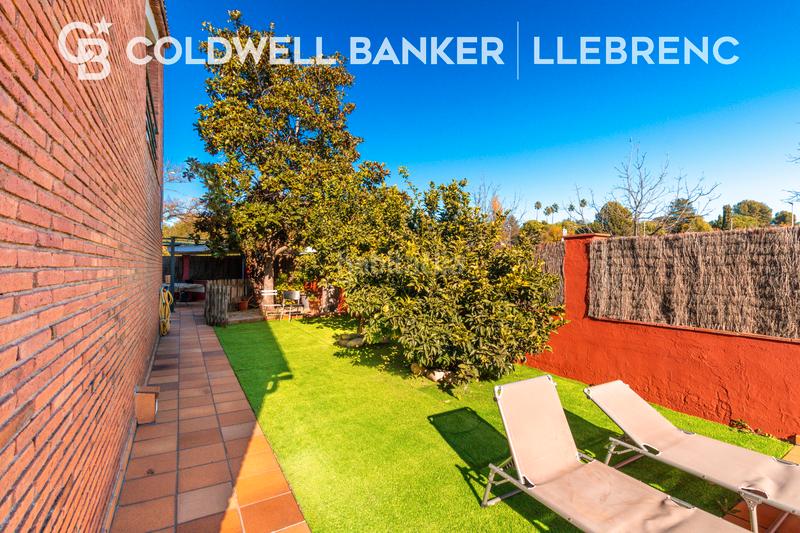 Foto 8094ee66-a069-4fe8-b05d-5f4cf686540d. Casa amb xemeneia calefacció aparcament piscina a Sant Cugat del Vallès