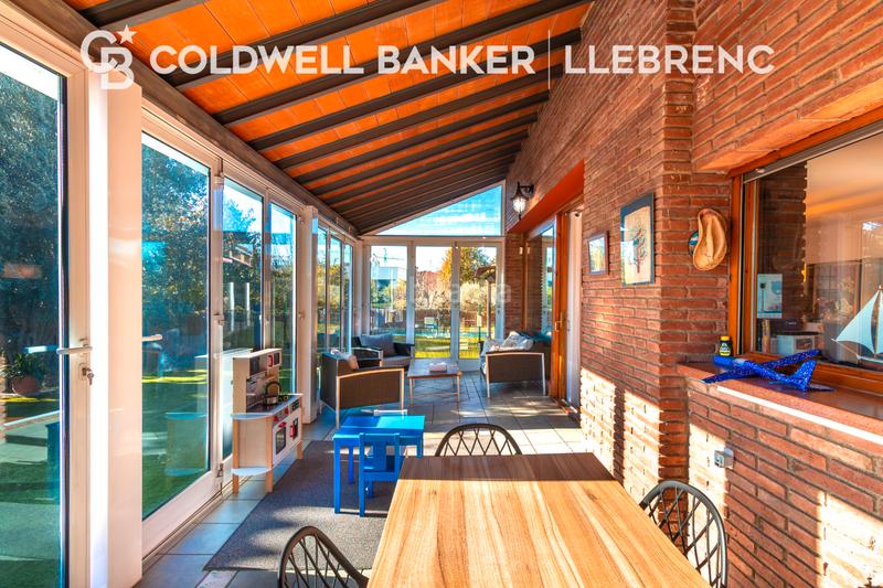 Foto b1d26250-93d9-4d14-8c86-a6616941f50d. Casa amb xemeneia calefacció aparcament piscina a Sant Cugat del Vallès