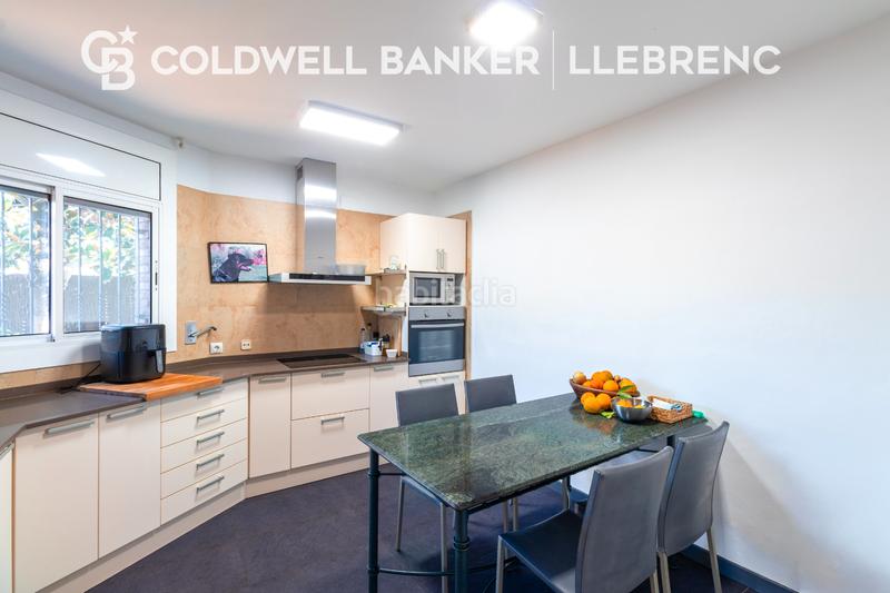 Foto cefbf85d-5755-4df2-8b8f-9a7812169c2c. Casa amb xemeneia calefacció aparcament piscina a Sant Cugat del Vallès