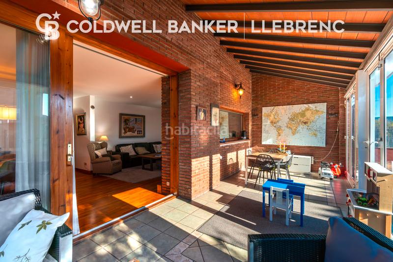 Foto f360ad7b-59a5-4e37-adff-be275cd596bf. Casa amb xemeneia calefacció aparcament piscina a Sant Cugat del Vallès