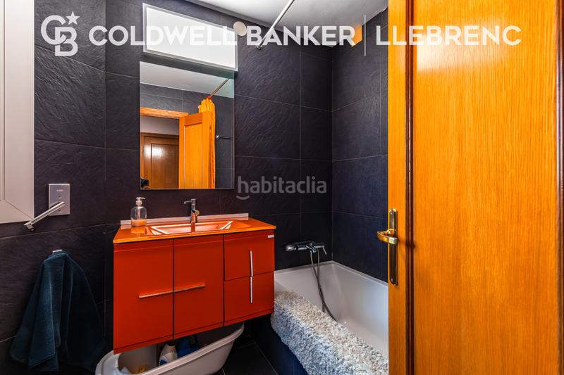 Foto fa6b9314-8f36-4615-bb14-52e682e433c5. Casa amb xemeneia calefacció aparcament piscina a Sant Cugat del Vallès