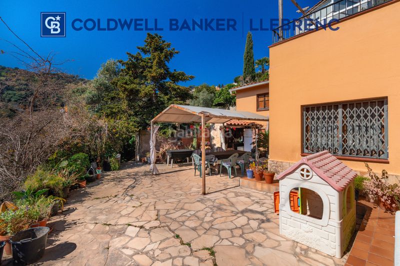 Foto 0a737c02-7f00-480e-b400-851ea1721f88. Casa amb xemeneia calefacció a Sarrià Barcelona