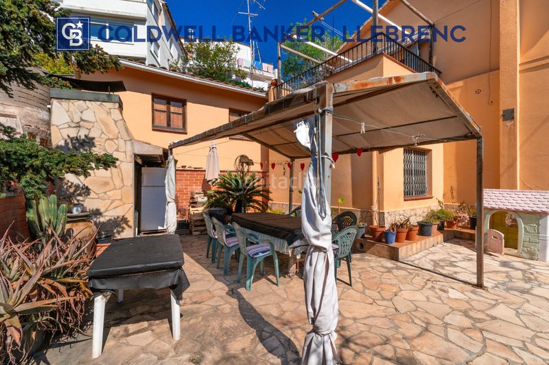 Foto 203f3d54-d9d1-4ac5-a516-7cf92bd694d3. Casa amb xemeneia calefacció a Sarrià Barcelona