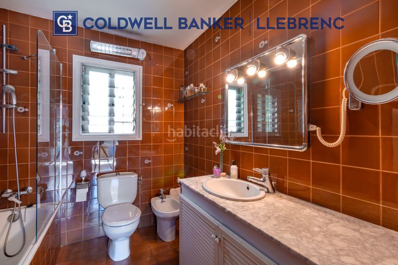 Foto d965e0d2-d475-4b47-8715-435f357d9607. Casa amb xemeneia calefacció a Sarrià Barcelona