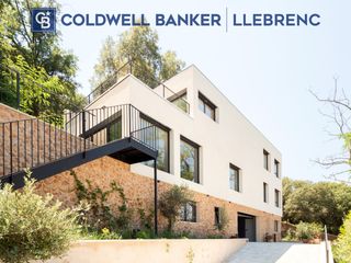 Casa a Vallvidrera - Tibidabo - Les Planes. Exclusiva vivienda unifamiliar en venta con vistas panorámicas e