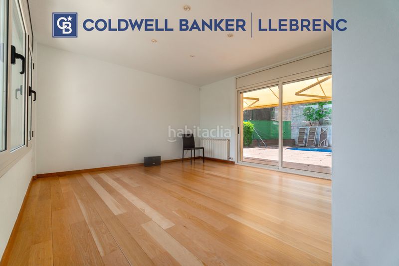 Foto 562d07a7-cb7f-4d71-881f-f9e745631a11. Casa amb xemeneia calefacció aparcament piscina a Barcelona