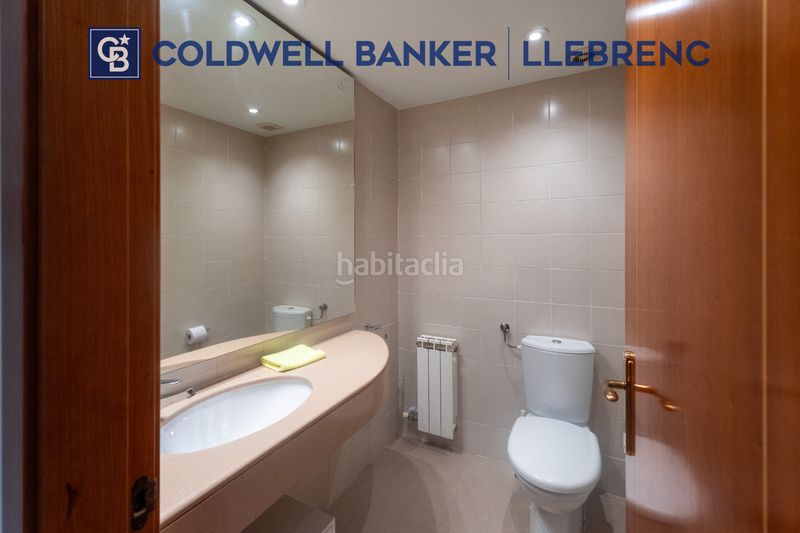 Foto 6883289c-6bfc-47c9-a965-5c75d6e797a3. Casa amb xemeneia calefacció aparcament piscina a Barcelona