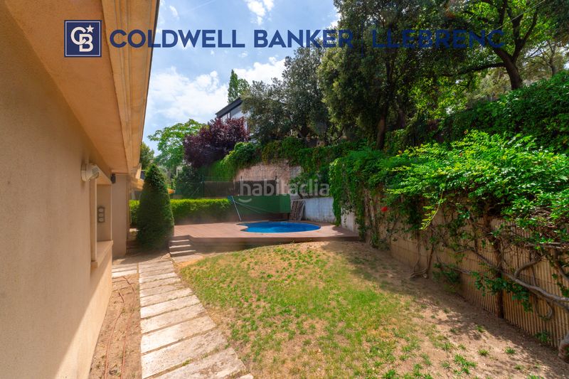 Foto d4c5927f-5dcd-48ec-af35-cb20f363569b. Casa amb xemeneia calefacció aparcament piscina a Barcelona
