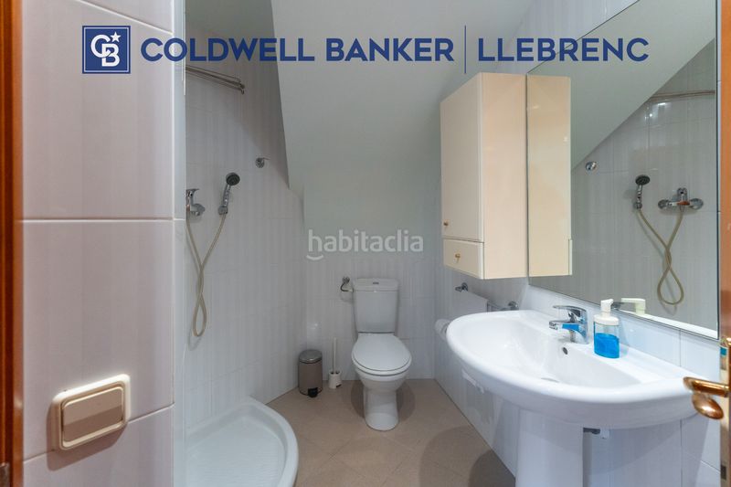 Foto eb984f85-a17b-46e3-ae31-cf6739e9559d. Casa amb xemeneia calefacció aparcament piscina a Barcelona