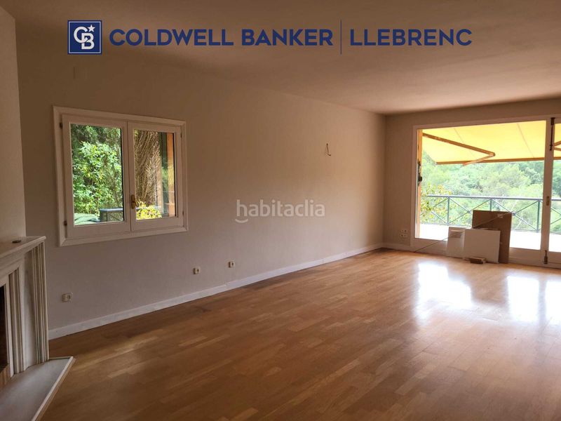 Foto 01b5ece3-c963-4cf2-8834-233f04ba9c1a. Rent ground floor with fireplace heating parking in Barcelona