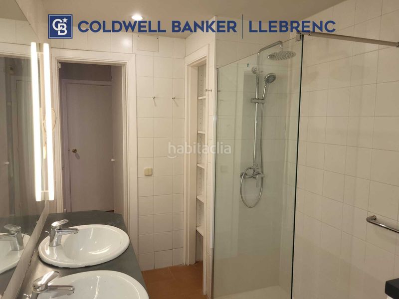 Foto 4cbab10f-4a1d-49f7-aab2-7ce2c0eb2a80. Rent ground floor with fireplace heating parking in Barcelona