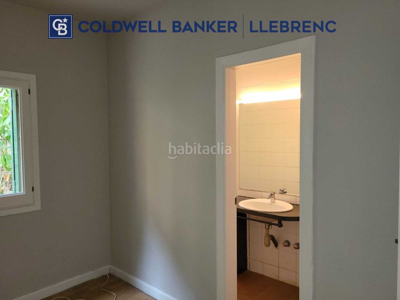 Foto 9ba74b3a-b38a-49cc-9533-2e4003505654. Rent ground floor with fireplace heating parking in Barcelona