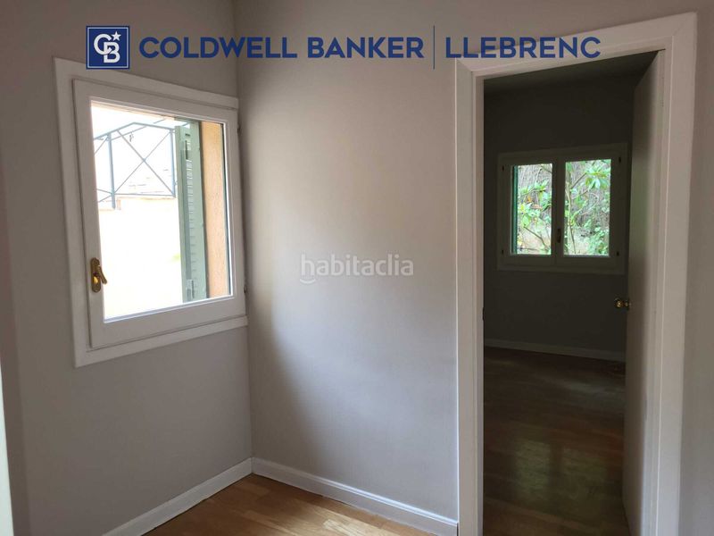 Foto 9d4fdb8c-00ba-476d-b5a0-d48dbd04336b. Rent ground floor with fireplace heating parking in Barcelona