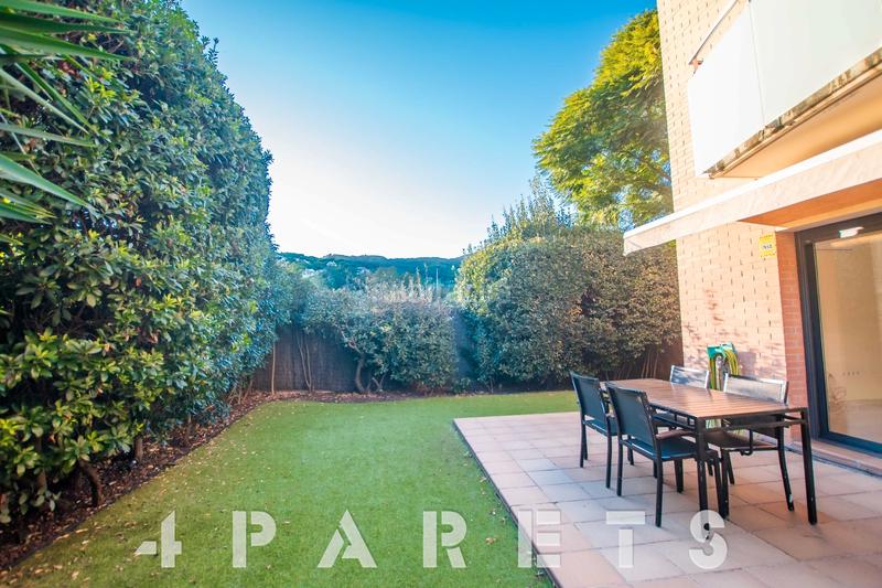 Foto ce97936a-b865-4141-9ebf-4262096407e7. Reihenhaus mit heizung parking pool in Cabrils