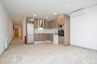 Affitto Appartamento  Carrer de la mercè. Genial piso reformado recientemente de 2 habitaciones en pleno c