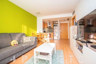 Appartement  Carrer d'antoni puigblanch. Impecable piso de 2 habitaciones con garaje y trastero en el cen