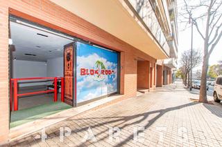 Business premise  Carrer de joaquim casas. Excepcional local de 220m2 en la zona del parque central de mata