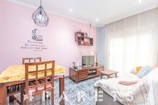 Flat in Cerdanyola Nord. Acogedor piso de tres habitaciones y dos balcones en cerdanyola