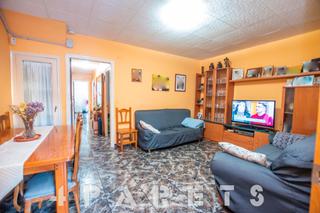 Flat in Cerdanyola Sud. Amplio piso de 3 habitaciones en cerdanyola matar