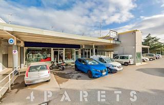 Business premise  Ronda dels països catalans. Amplio local de 160m2 situado en camí de la serra mataró