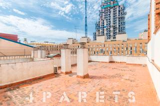 Àtic  Carrer de la cooperativa. Amplio ático con gran terraza privada al lado de la estación de
