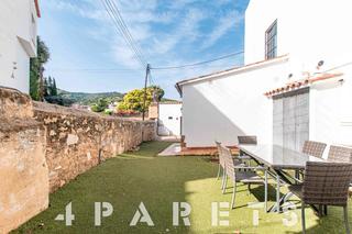 Maison jumelée à Cabrera de Mar. Sensacional casa adosada totalmente reformada en el centro de ca