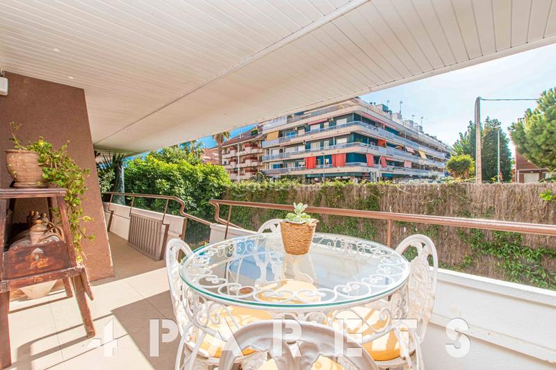 Foto 3830c8e7-1eef-48d4-bc0b-fe1b4062f5c0. Planta baja fantástica planta baja totalmente reformada en una de las comunidades más prestigiosas en Vilassar de Mar