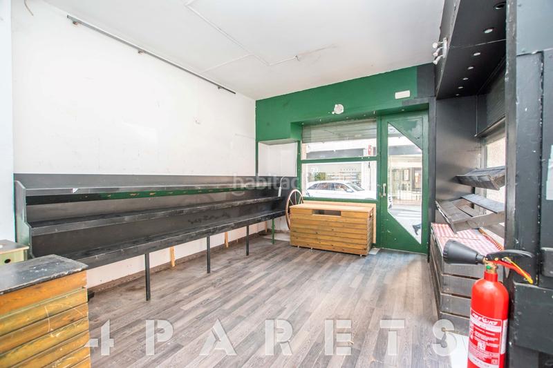 Foto 78dcd0cc-1cc5-4036-a941-184d15ab1a79. Alquiler local comercial local esquinero de 60m2 cerca de la estación de tren en Mataró