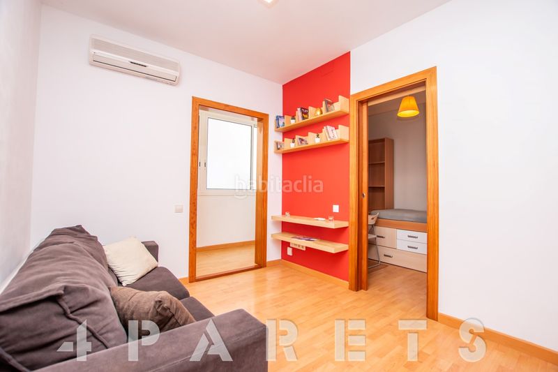 Foto b8253681-8681-4282-9504-358782c720a3. Pis amb calefacció a El Clot Barcelona