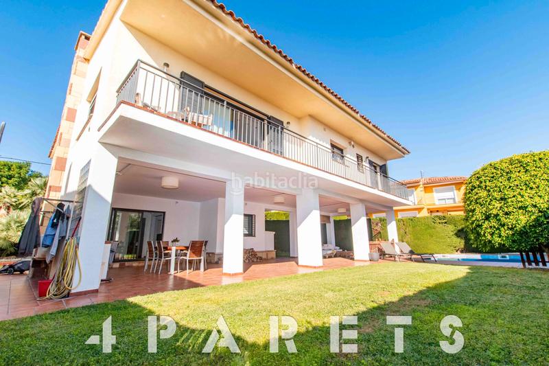 Foto 4f647ed4-a144-44b4-9238-f408183eefae. Chalet mit kamin heizung parking pool in Premià de Dalt