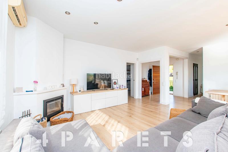 Foto d9c0f1b9-e7b7-4602-8bb8-17b18760a6ce. Chalet mit kamin heizung parking pool in Premià de Dalt