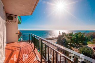 Location Appartement  N-2. Piso reformado de 2 habitaciones y garaje con vistas al mar en m