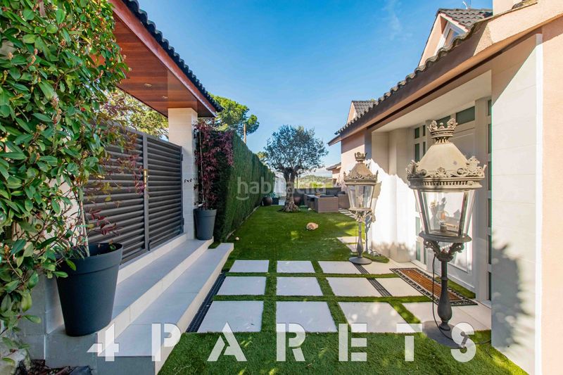 Foto 1099f9f4-7d0f-48a1-ad73-db861400705b. Casa amb xemeneia calefacció aparcament piscina a Vilanova del Vallès