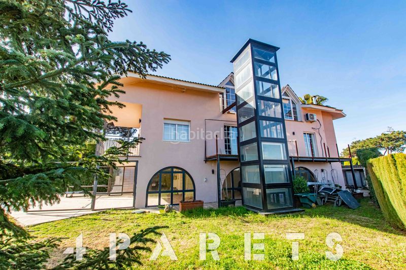 Foto 3e43f89b-96e7-499a-9e83-e341687effbf. Casa amb xemeneia calefacció aparcament piscina a Vilanova del Vallès