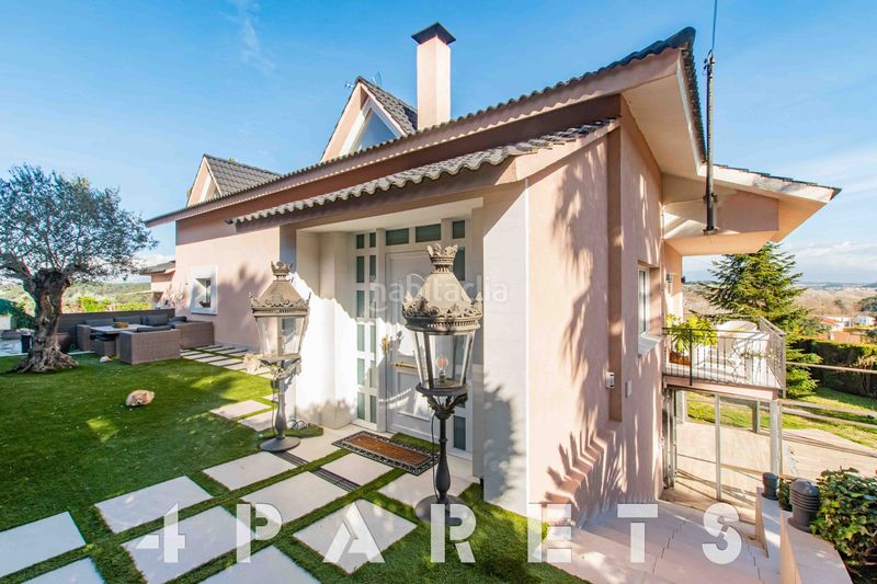 Foto ea2efec8-8a83-4d05-9ec0-7b45a741b4f5. Casa amb xemeneia calefacció aparcament piscina a Vilanova del Vallès