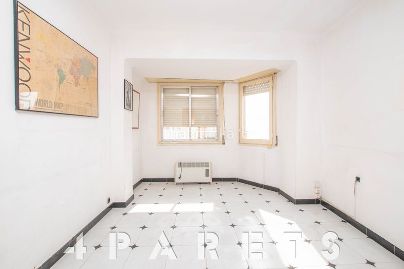 Foto be0b9fd3-1ca4-4d8c-9ee3-bc7e174560ee. Ático soleado ático de 2 habitaciones en el centro en Mataró