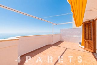 Rent Penthouse  Avinguda del maresme. Sensacional ático de 3 habitaciones con 2 terrazas en primera lí