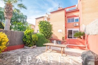 Affitto Casa a schiera in Vilassar de Dalt. Preciosa casa adosada con jardín y reformada de 3 habitaciones e