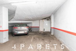 Aparcament cotxe a Ronda President Macià