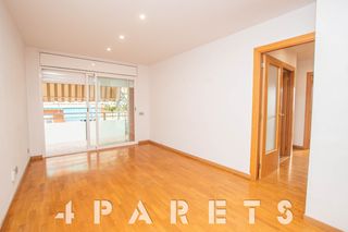 Pis a El Barato. Precioso y soleado piso de 3 habitaciones con garaje en el barat